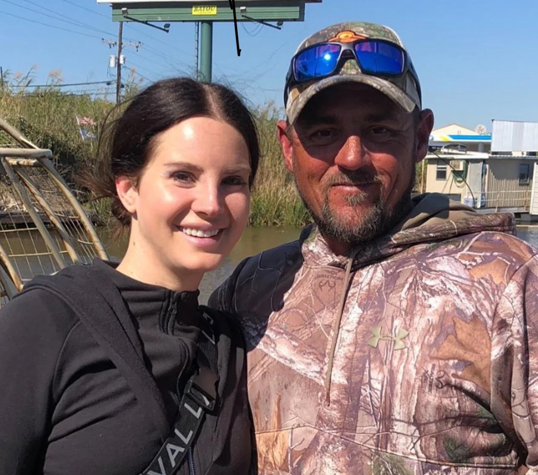 “Honestly I don’t get the hate”: $30 Million Rich Lana Del Rey’s Love Story Can Put Titanic to Shame as She Starts Dating an Alligator Tour Guide