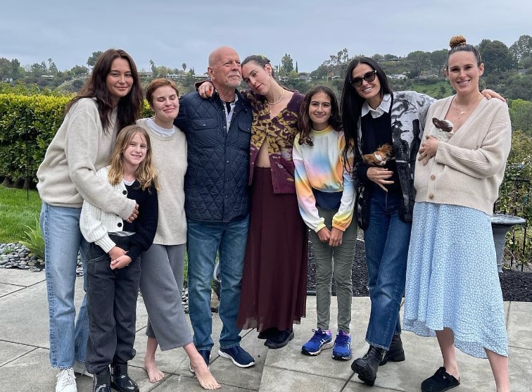 Demi Moore with Bruce Willis and their families 