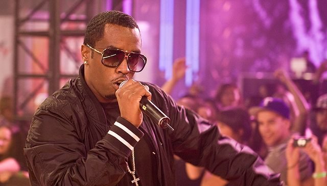 “Stop the music… Let’s play something family-friendly”: Diddy Personally Stopped Lizzo from Twerking, Got Accused of Fat-shaming