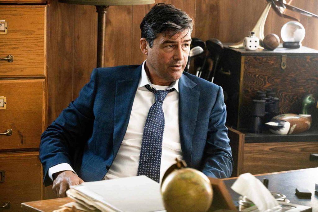 DC Fans Come Out to Defend Kyle Chandler’s Casting as Hal Jordan in Green Lantern Series