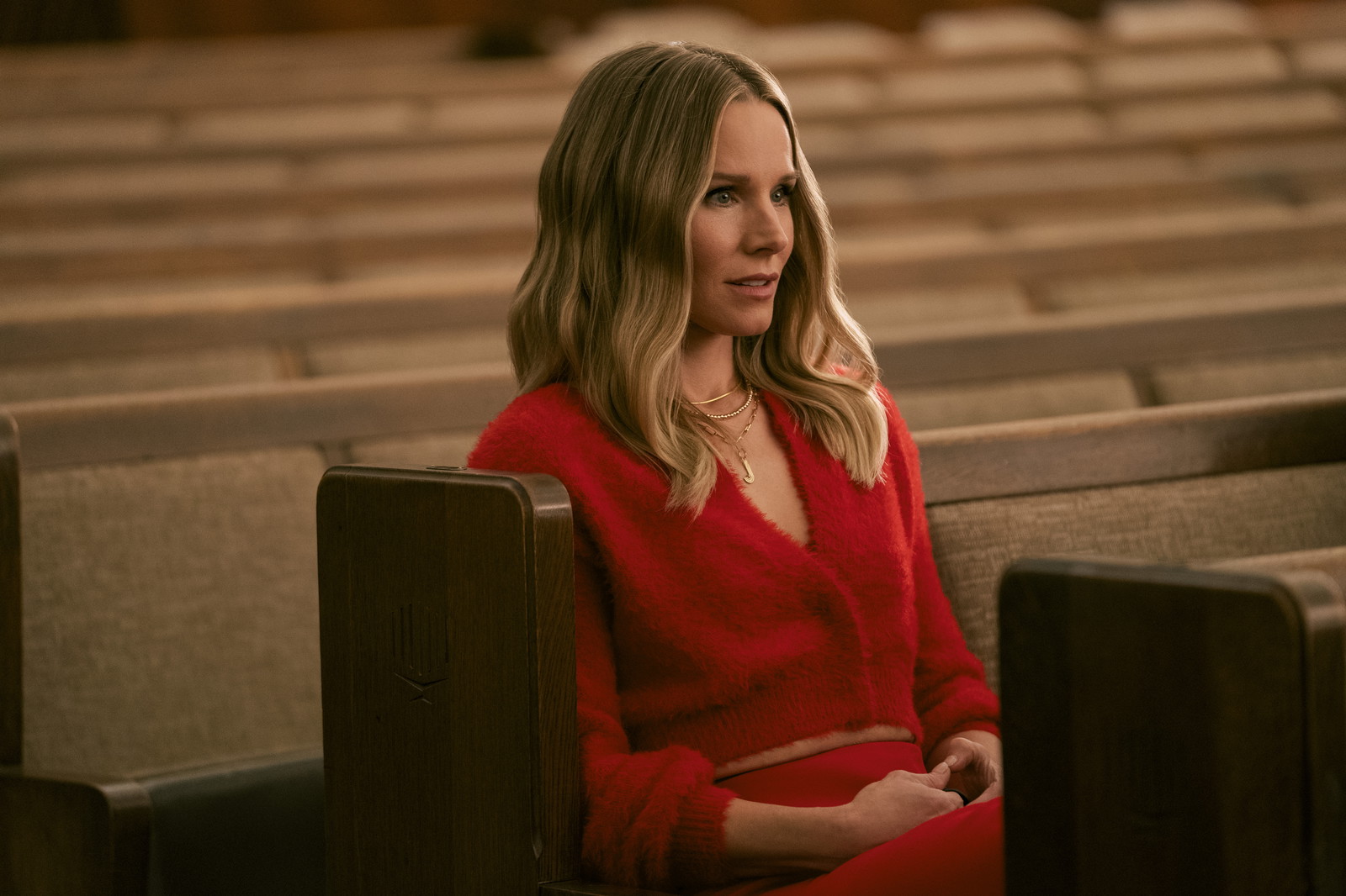 Nobody Wants This Review — Erin Foster Effortlessly Delivers a Top-Notch Comedy