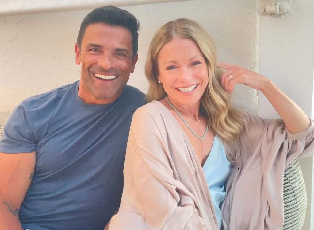 Kelly Ripa's anniversary post with Mark Consuelos