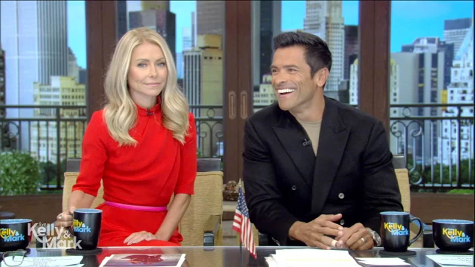 Kelly Ripa on the ‘Bedtime Habit’ That is Ruining Her Intimacy With Mark Consuelos After 28 Years of Marriage: ‘Everytime you do that, I grow a little taller’