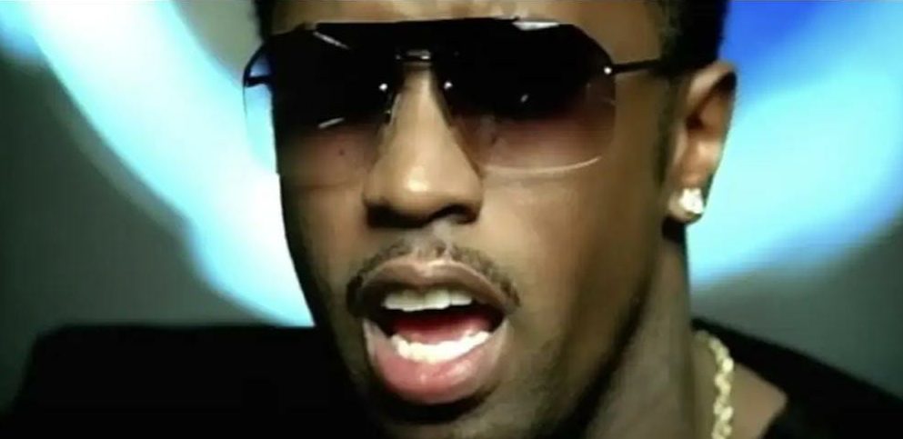 “Has ZERO to do with the economy”: Multiple Music Industry Top Dogs Including CEO of Warner Music Japan and Sony Nashville Stepping Down Has Fans Convinced Diddy-Gate Has Them Shook