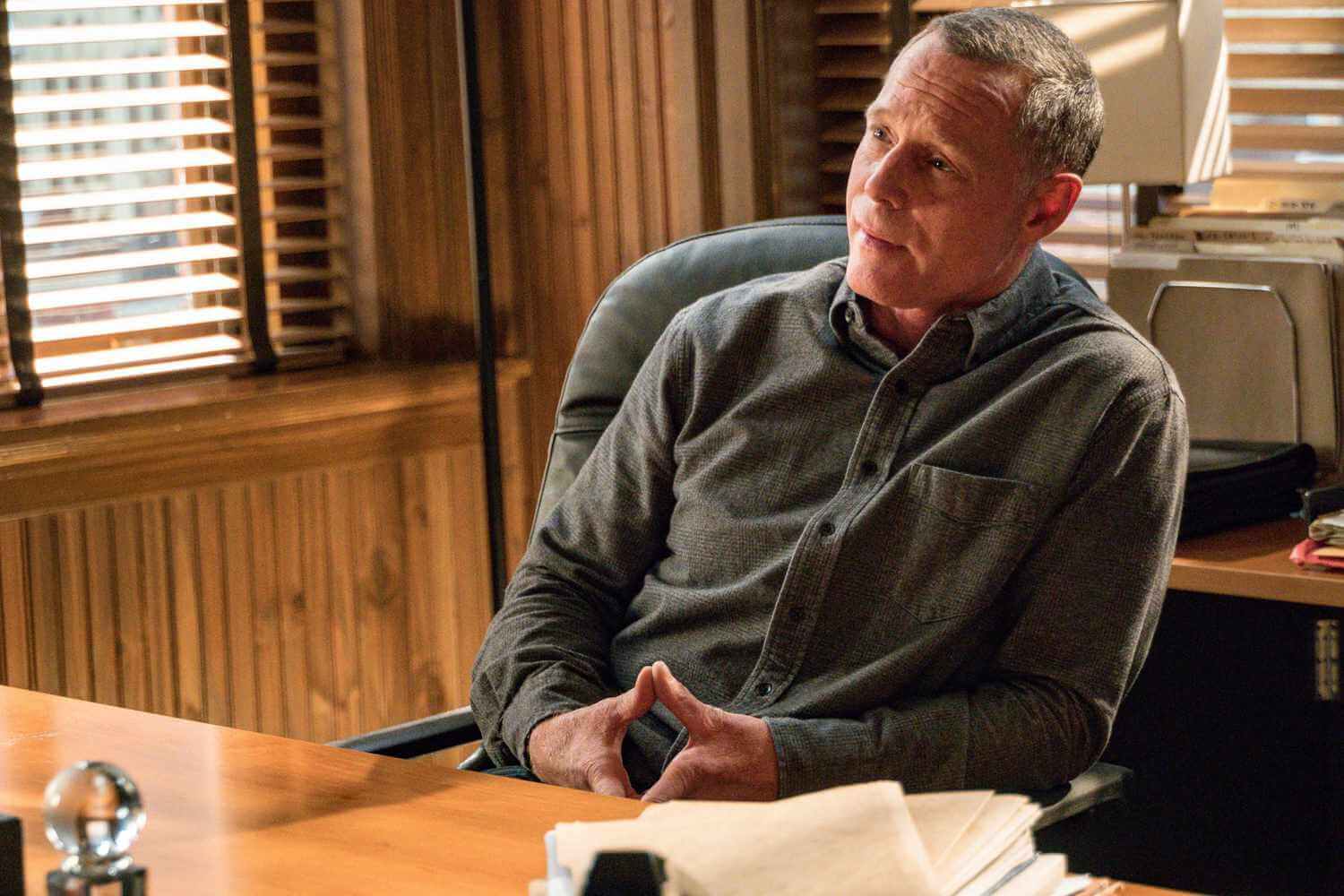 The Secret Behind Jason Beghe’s Raspy Voice in Chicago P.D.