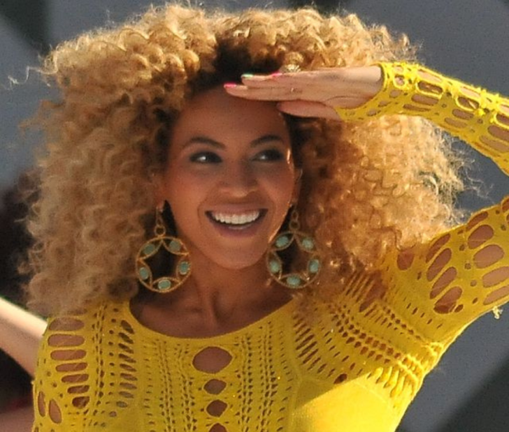 How Did Adele Break Her Grammy Award For Beyoncé?
