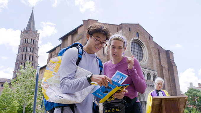 Derek Xiao & Claire Rehfuss in The Amazing Race