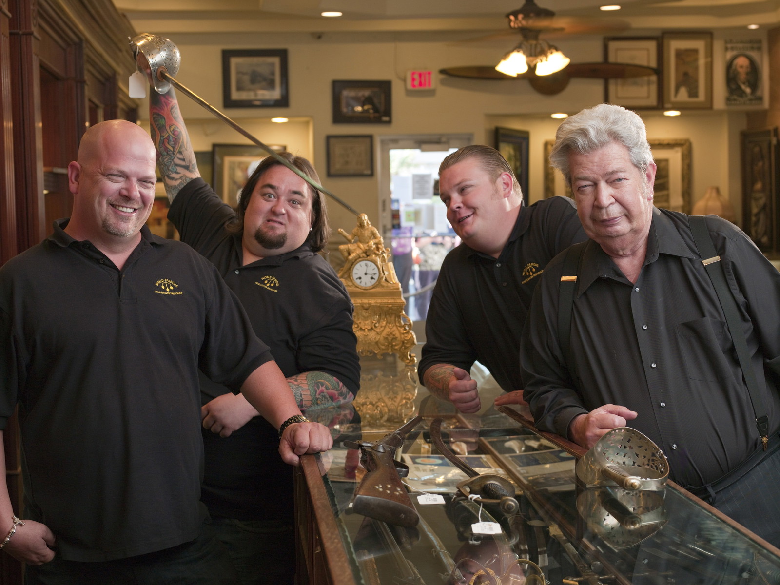 Что случилось с Чамли из Pawn Stars? Даже катастрофические проблемы с законом не смогли вывести его из шоу-бизнеса