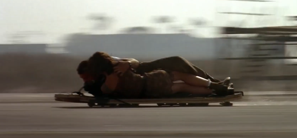 Keanu Reeves and Sandra Bullock in the airport escape in Speed