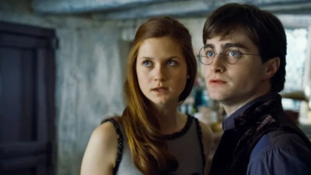 Ginny with harry looking at Fred in Harry Potter films 