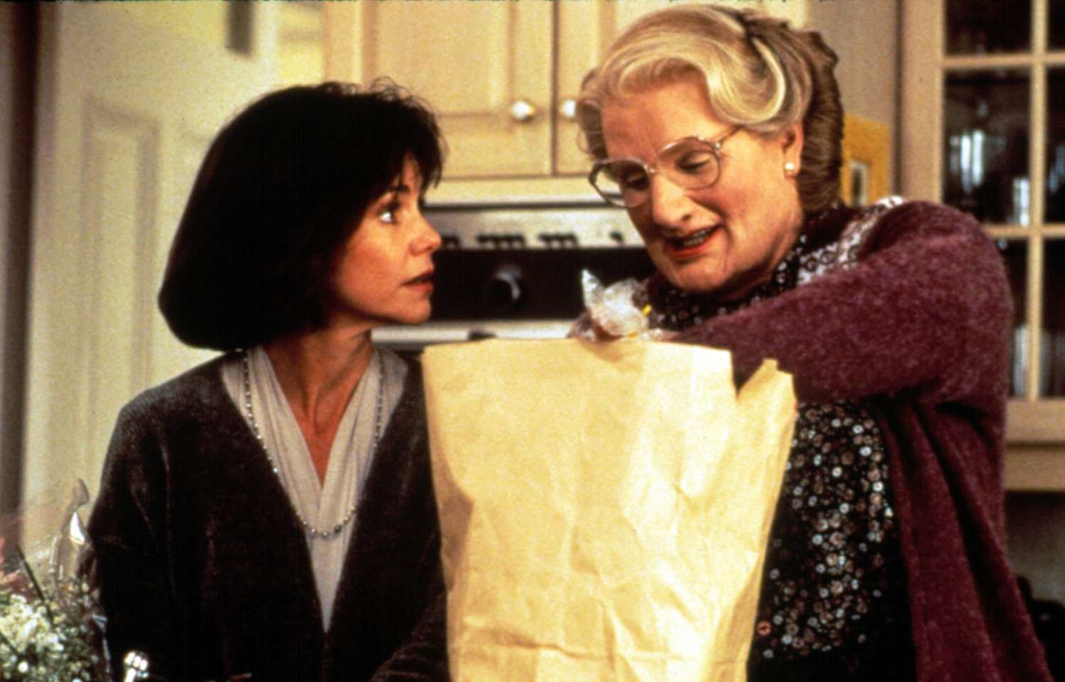 Robin Williams Made it His Personal Mission to Comfort Grieving Co-Star in His Most Iconic Movie: ‘A side of Robin that people rarely knew’