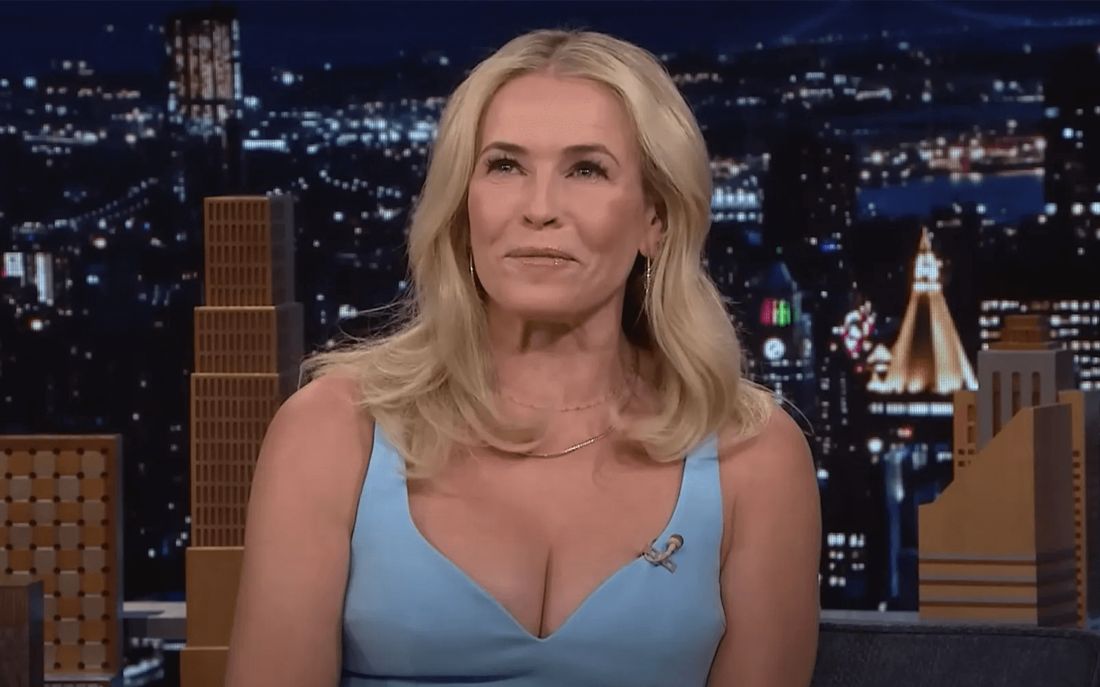 “I do not want to sleep with you”: Sandra Bullock Didn’t Hold Back Against a Naked Chelsea Handler in Steamy Intervention