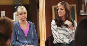 Here’s Why Anna Faris Shockingly Left “Mom” After 7 Seasons, Explained