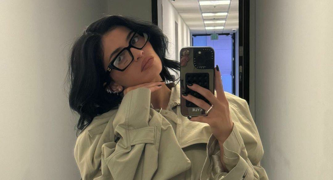 Kylie Jenner is Going Broke: After Kanye West Scandal Haunting Kim, It’s Kylie Jenner Who is Being Exposed for Being a Fake Billionaire