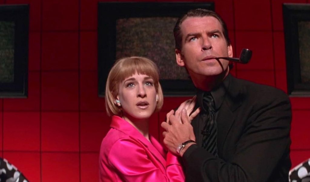 Pierce Brosnan and Sarah Jessica Parker in Mars Attacks! 