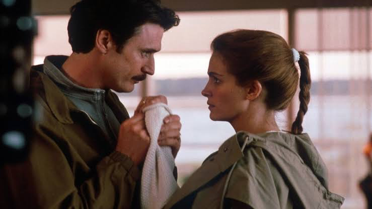 Patrick Bergin: “I just can’t do that” on Julia Roberts’ ‘Sleeping With the Enemy’ That Changed Hollywood Forever