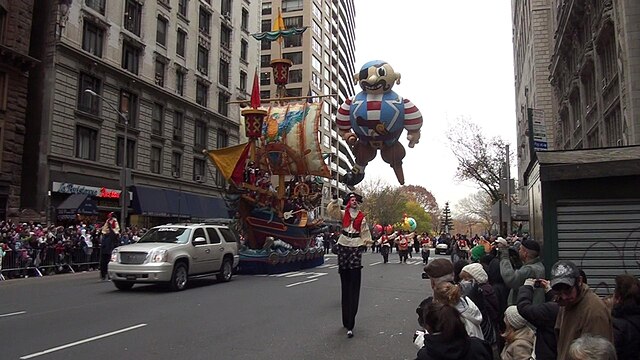 Macy’s Thanksgiving Day Parade Almost Crashed a Plane, Sent a Lady to Coma: Most Awful Accidents During Thanksgiving Parade