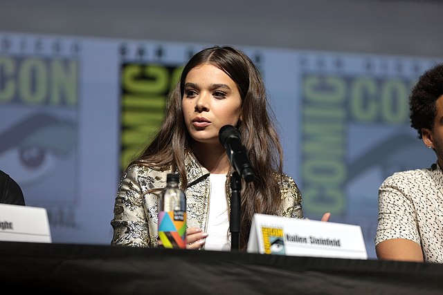 Hailee Steinfeld 