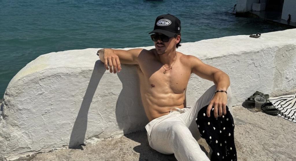 Noah Beck’s Whirlwind Love Life - “Marrying” Dixie D’Amelio Comment to ...