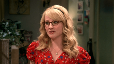 Melissa Rauch Net Worth in 2024: How Rich Is Big Bang Theory’s