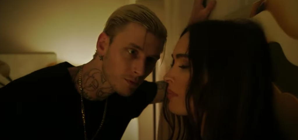 Megan Fox and Machine Gun Kelly in the movie Midnight in the Switchgrᴀss