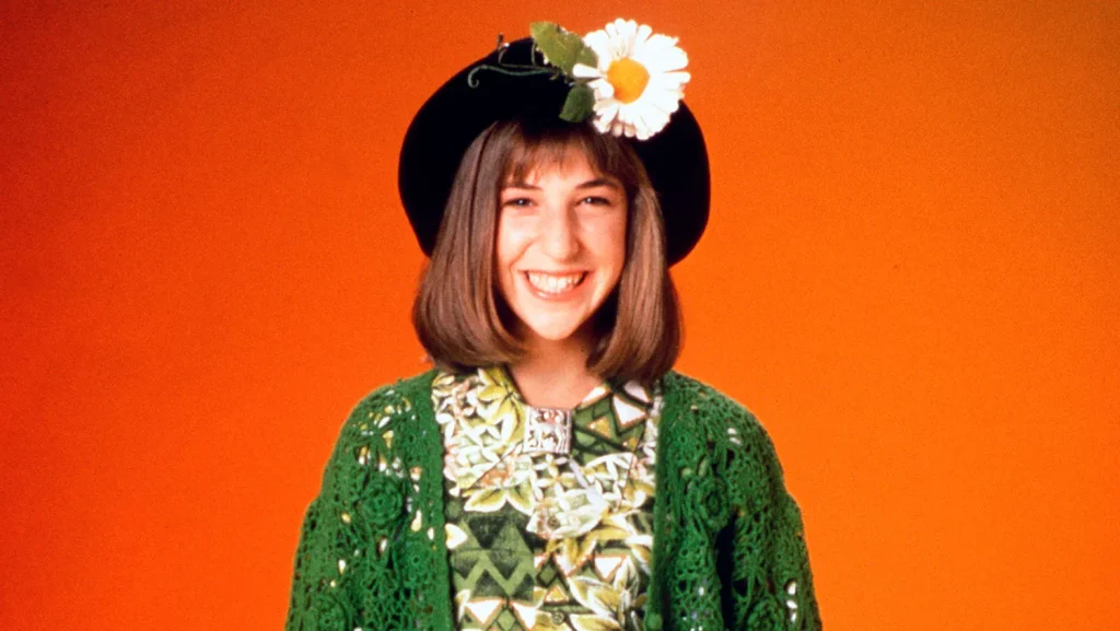 How Mayim Bialik’s PhD Helped Her Get the Role of Amy Farrah Fowler on ...