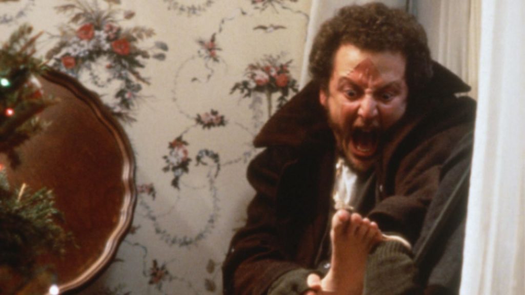 A still from Home Alone featuring Daniel Stern