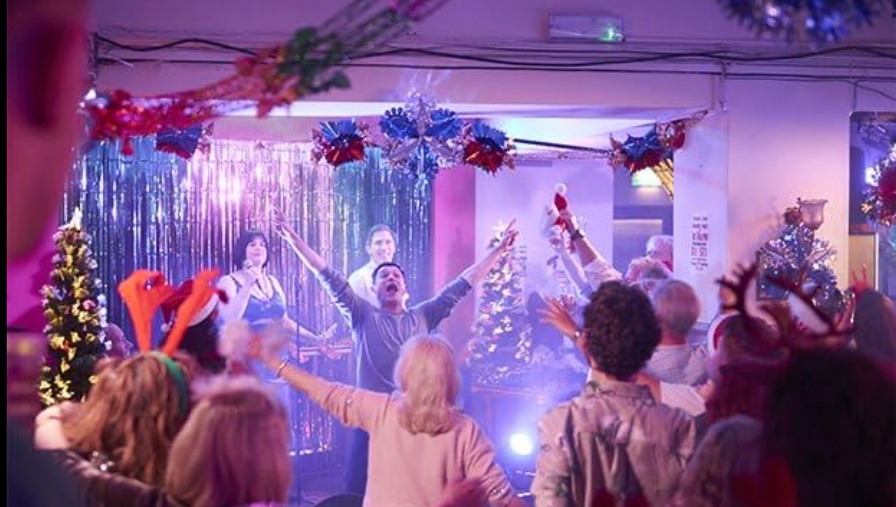 Rob Brydon, Ruth Jones, Alison Steadman, and Mathew Horne in a Christmas special episode. 