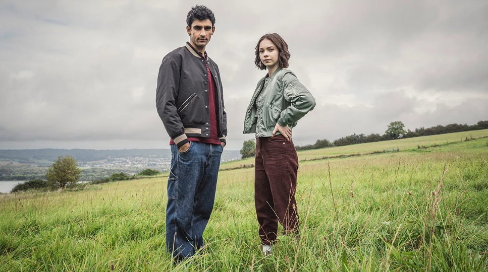 Emma Myers as Pip Fitz-Amobi and Zain Iqbal as Ravi Singh in A Good Girl's Guide to Murder.