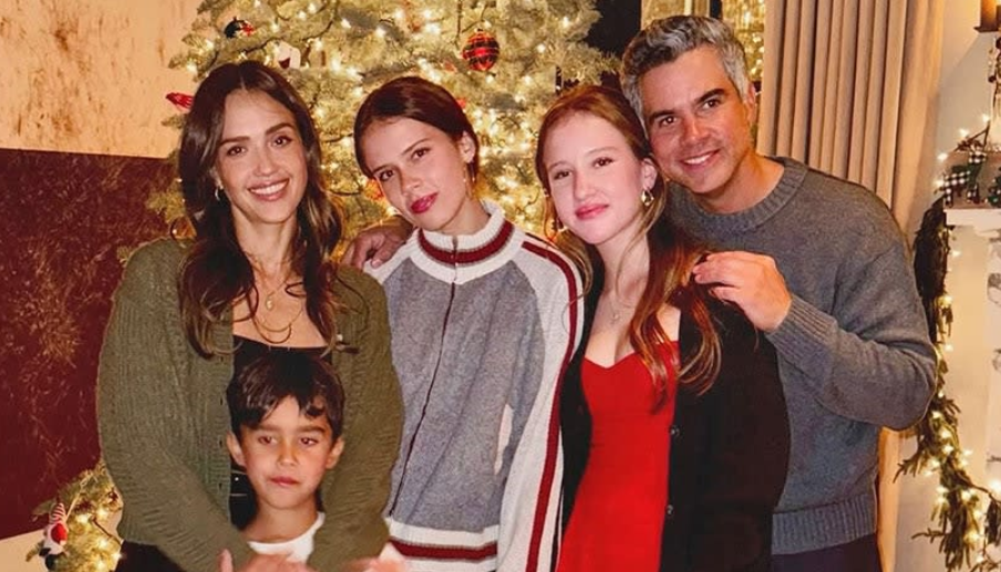 Jessica Alba shared this family pic featuring Cash Warren and their three kids.