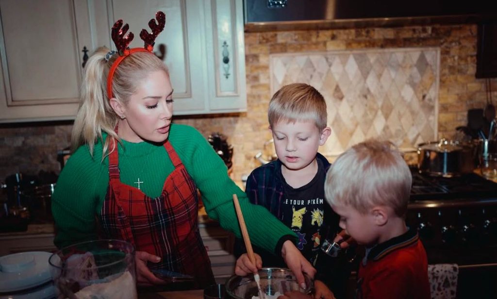 Heidi Montag with her children, Gunner and Ryker, cooking on Christmas Day!