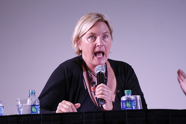 Denise Crosby lost her home as well || Image by Super Festivals, licensed under CC BY 2.0, via Wikimedia Commons