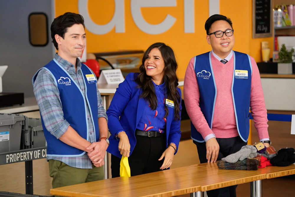 Ben Feldman as Jonah, America Ferrera as Amy, Nico Santos as Mateo in Superstore