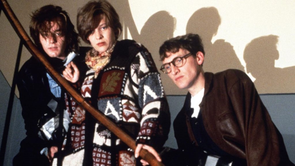 7 Best Danny Boyle Movies, Ranked According to IMDb 2 A still from Shallow Grave