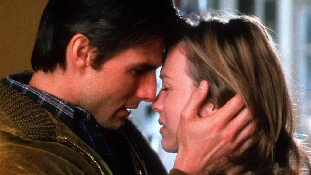 Tom Cruise and Renée Zellweger in Jerry Maguire, embracing each other 