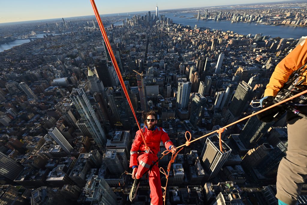 Jared Leto climbs the Empire State Building. 