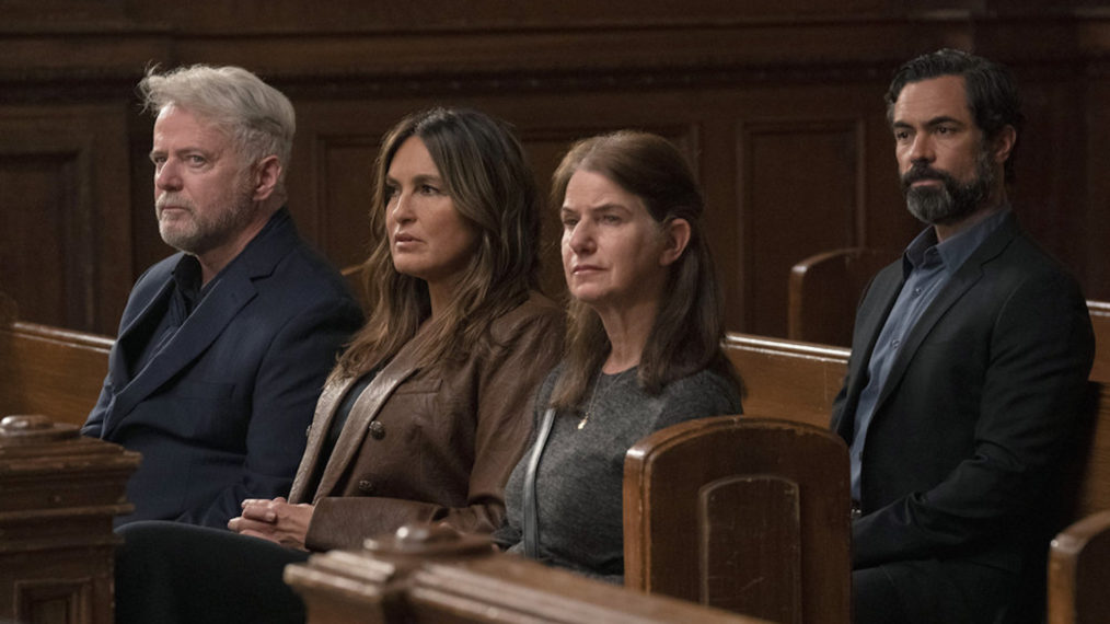 Mariska Hargitay and others in a courtroom scene in Law & Order: SVU