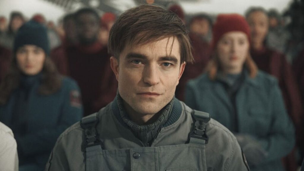 Robert Pattinson in Mickey 17 