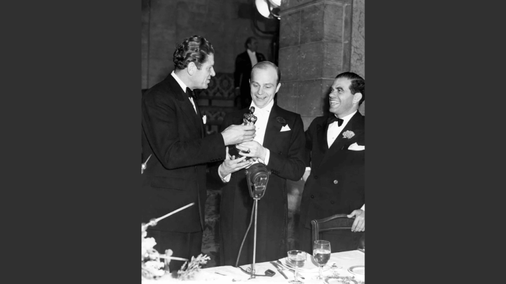 Bob Burns presenting an award to Edgar Bergen with Frank Capra 