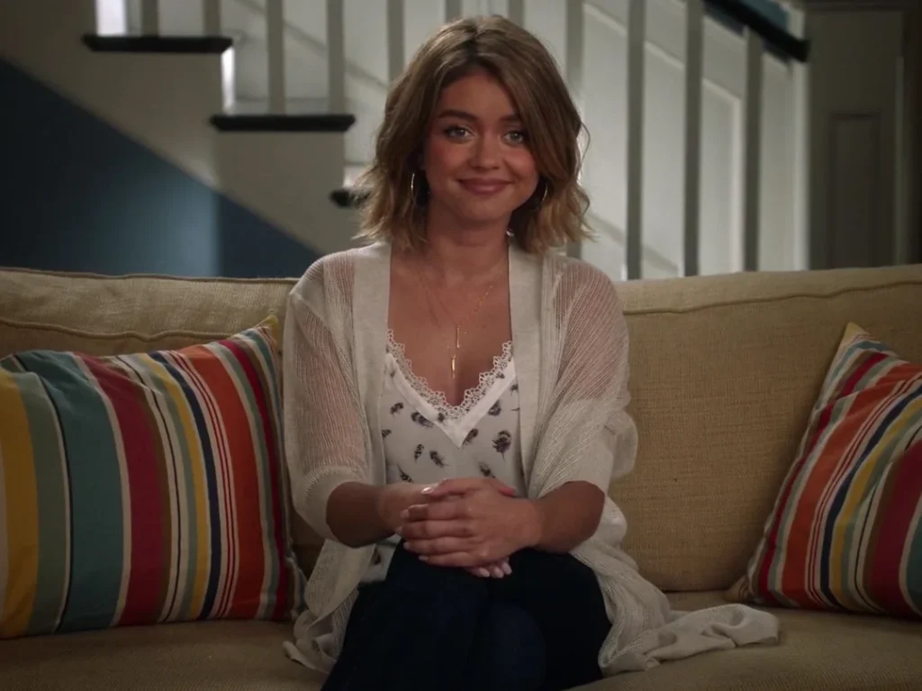 Sarah Hyland as Haley Dunphy