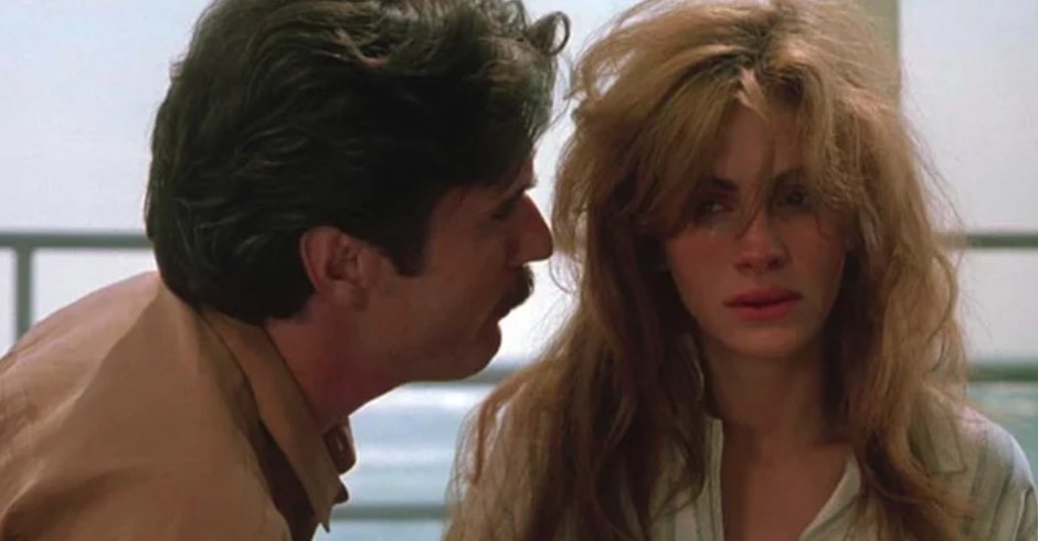 Julia Roberts in Sleeping With the Enemy