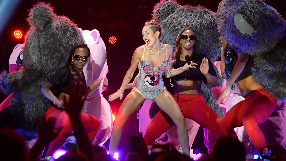 Miley Cyrus's controversial MTV VMA performance