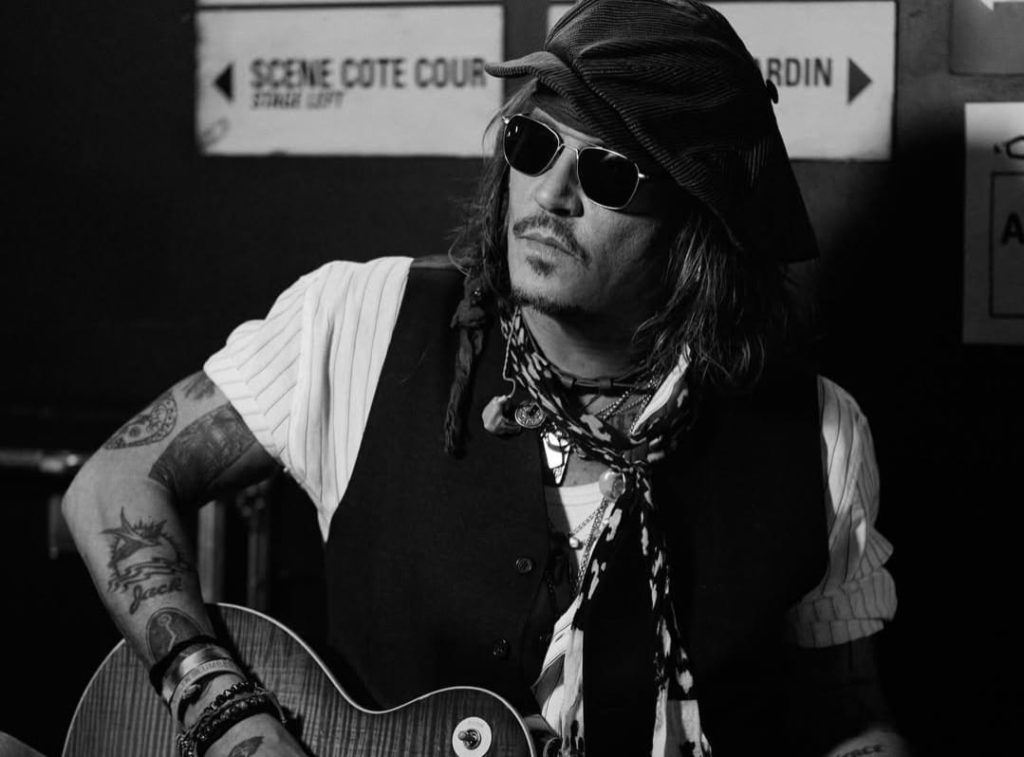 Johnny Depp | Credits: @johnnydepp, @diorbeauty / Instagram