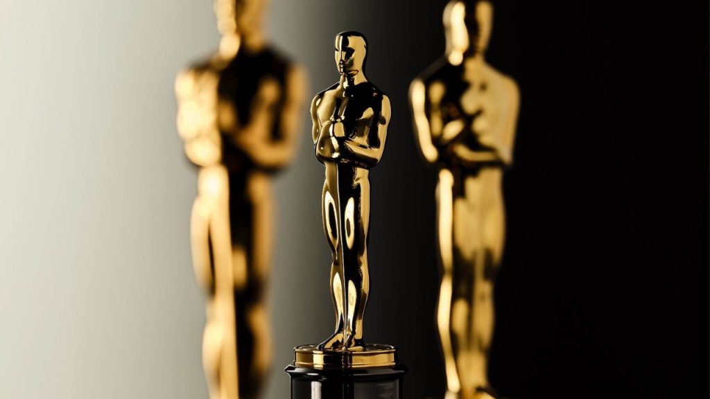 Display of three Oscar Statuettes 