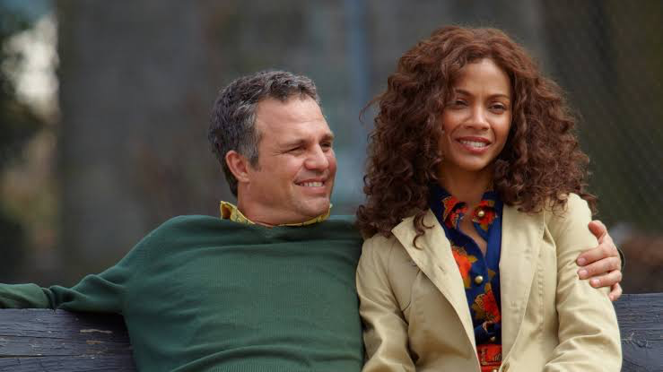 Mark Ruffalo as Cameron and Zoe Saldaña as Maggie in a still from Infinitely Polar Bear