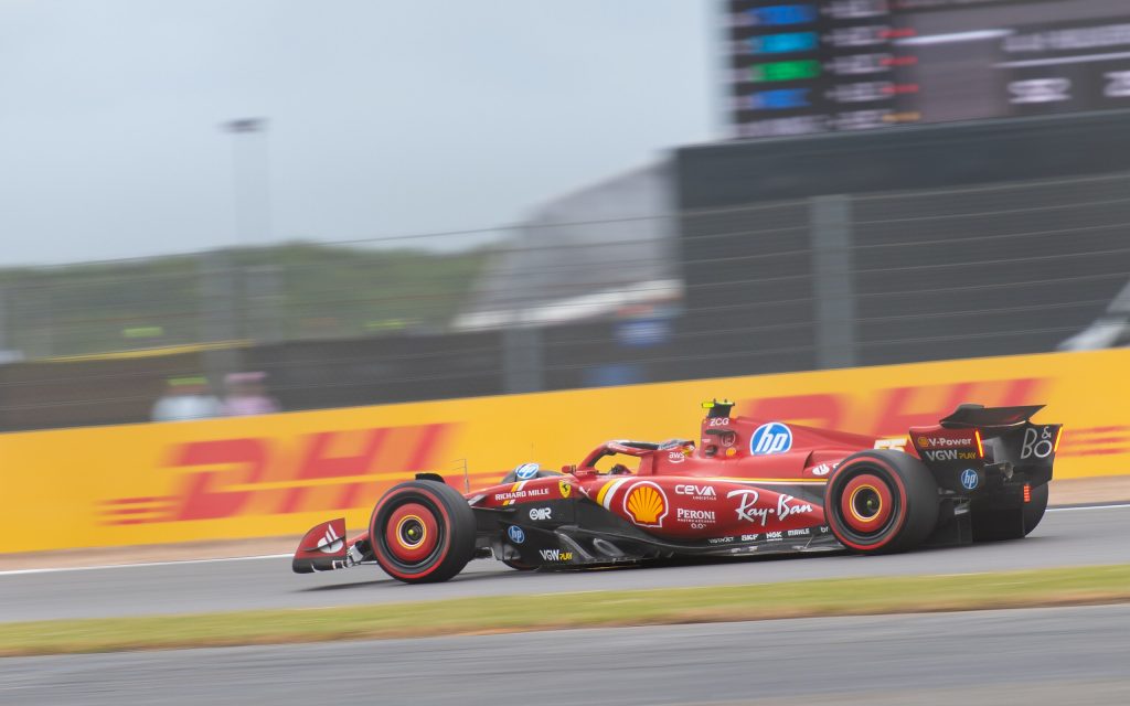 Scuderia Ferrari feat. Carlos Sainz Jr.