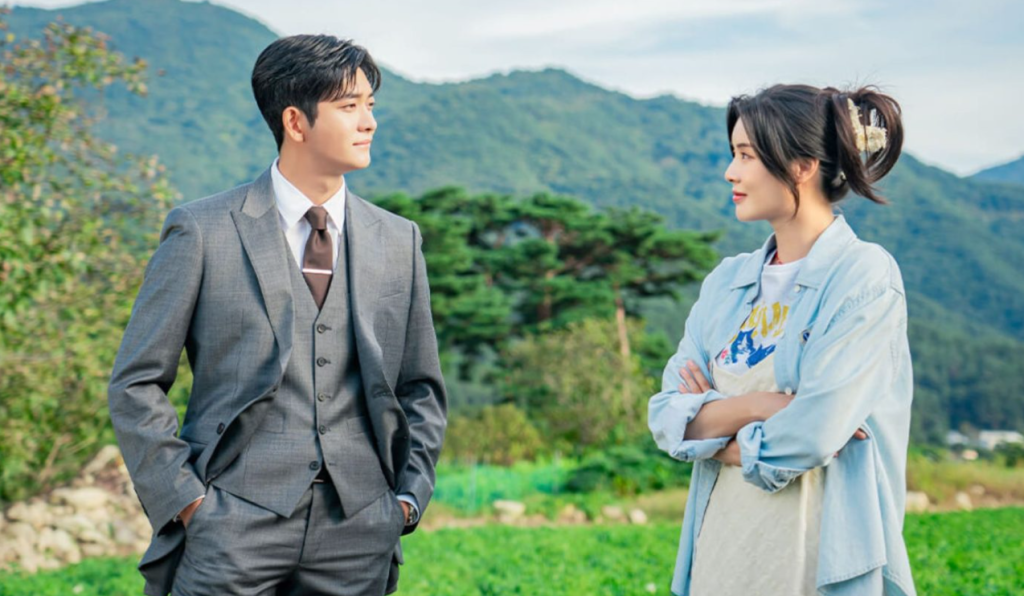 Kang Tae-oh as So Baek-ho and Lee Sun-bin as Kim Mi-kyung in the series The Potato Lab.