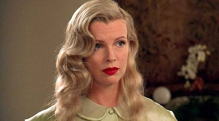 Kim Basinger as Lynn Bracken in L.A. Confidential