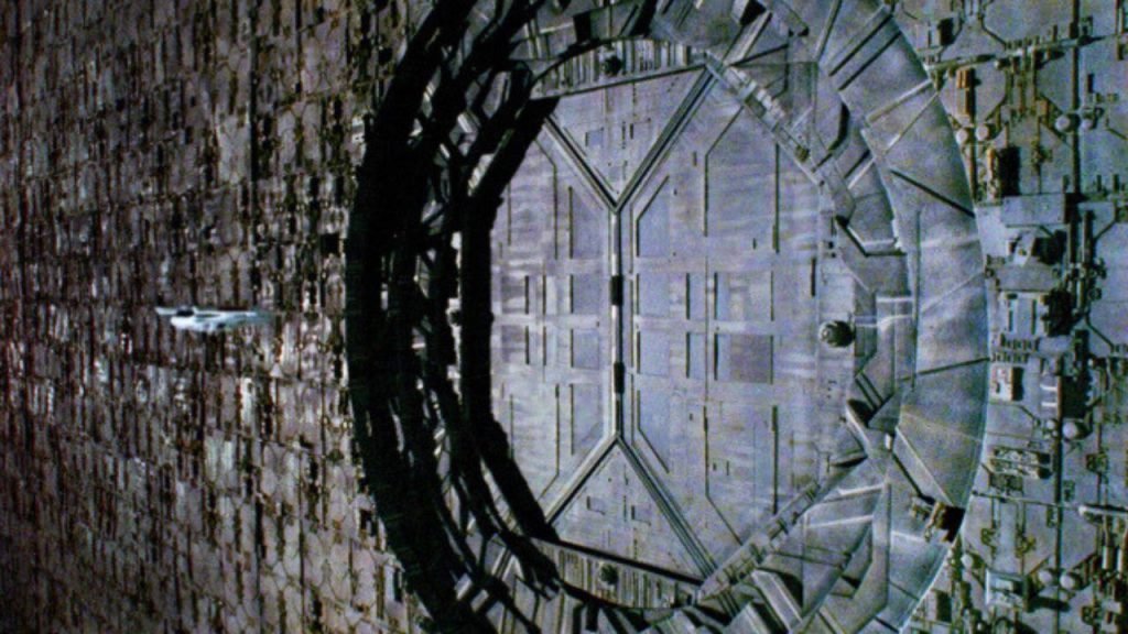 A spacecraft entering Dyson Sphere in Star Trek 