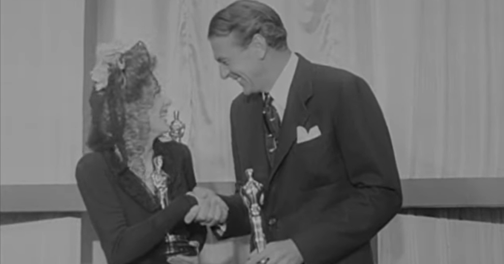 Joan Fountaine accepting the Oscar.